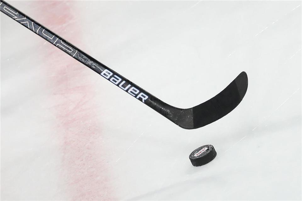 Erst Liebe, jetzt Mord? Der finnische Eishockey-Spieler Janne Puhakka ist mutmaßlich von seinem Ex-Partner erschossen worden.Daniel Karmann/dpa