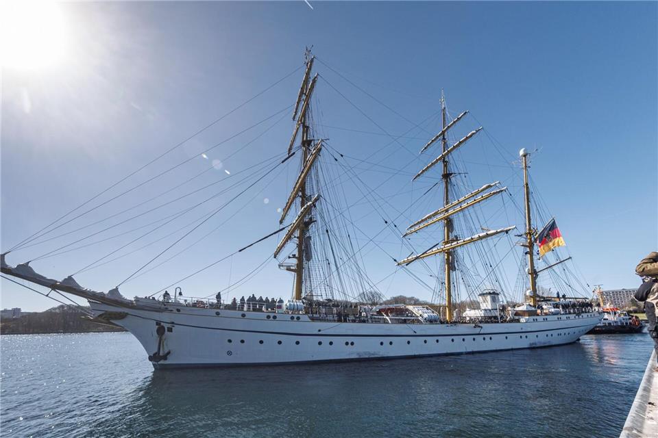 Erst Mitte September kehrt das Schiff nach Kiel zurück.Markus Scholz/dpa