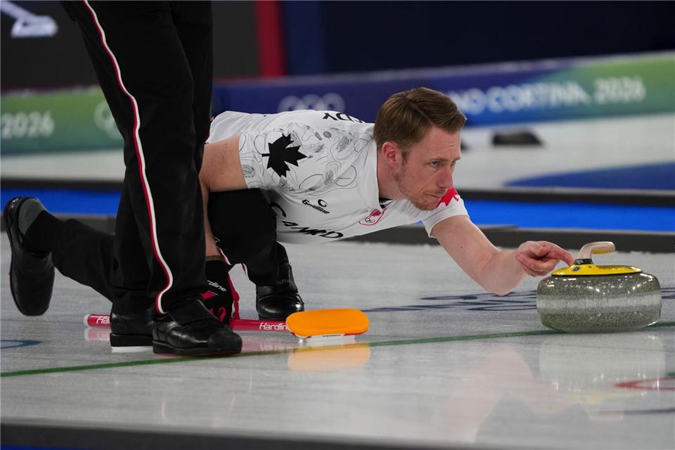 Erst Schlagzeilen, dann Gold: Kanadas Marc Kennedy stand während des Curling-Turniers wegen Schummelvorwürfen im Fokus.Misper Apawu/AP/dpa