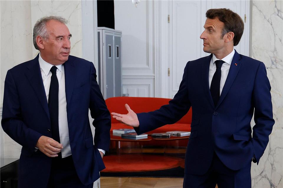 Erst im Dezember hatte Präsident Macron François Bayrou zum Premierminister ernannt - nun steht seine Regierung vor dem Aus. (Archivbild)Ludovic Marin/AFP POOL/AP/dpa