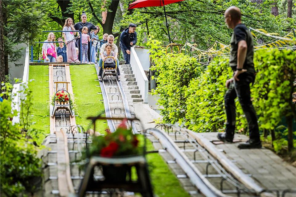 Erst kürzlich feierte die historische Sommerrodelbahn in Ibbenbüren ihren 100. Geburtstag.Lars Berg/dpa