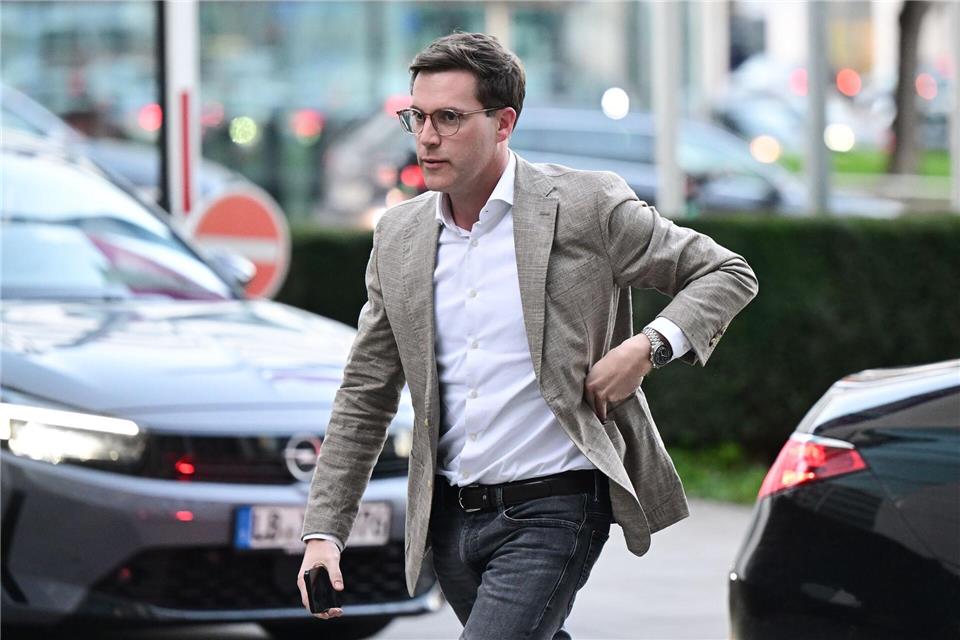 Erst zwei Wochen nach der Wahl starteten Grüne und CDU mit offiziellen Gesprächen. (Archivbild)Bernd Weißbrod/dpa