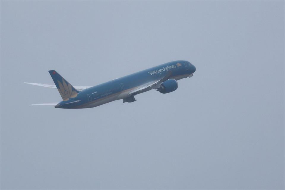 Erste Probleme bei der fast verunglückten Maschine von Vietnam Airlines offenbarten sich wohl schon auf dem Weg übers Rollfeld. Karl-Josef Hildenbrand/dpa