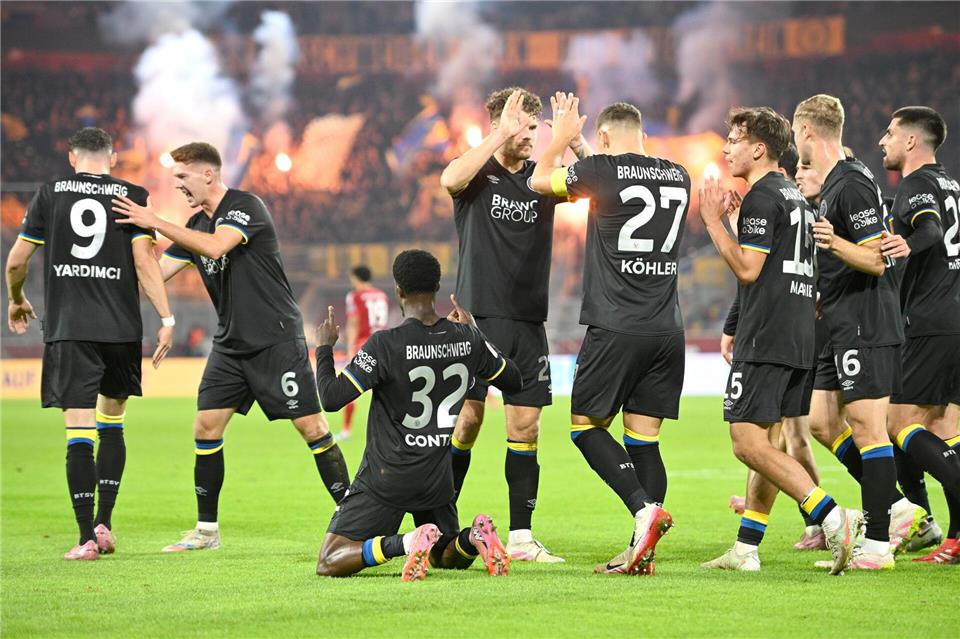 Erster Erfolg für Braunschweig nach vier sieglosen Spielen.Anke Waelischmiller/dpa