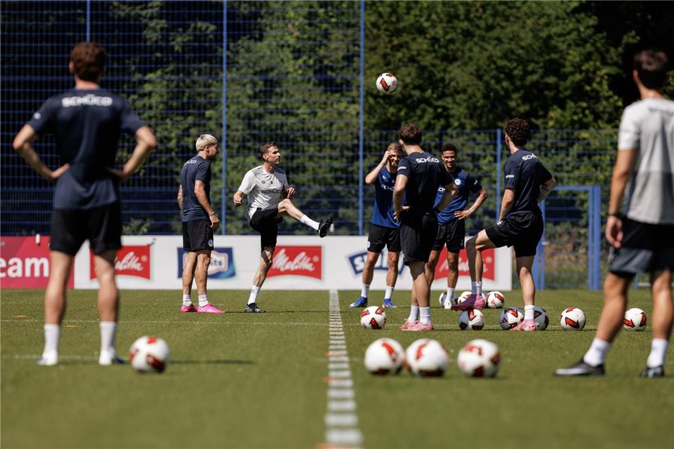 Erstmals leitete Oliver Kirch das Training bei Arminia Bielefeld. David Ebener/dpa
