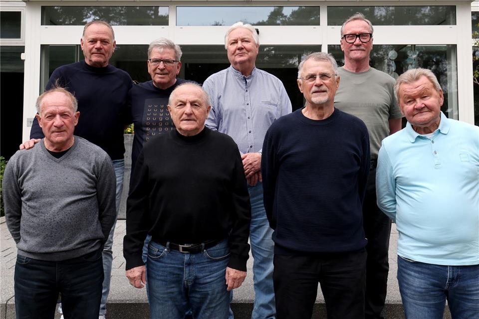 Erstmals nach 50 Jahren kommen acht Fußball-Olympiasieger zusammen.Bernd Wüstneck/dpa