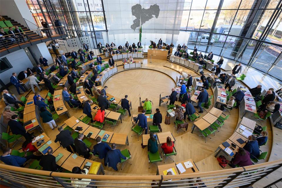 Erstmals öffentliche Anhörungen zu Petitionen im Landtag (Archivbild)Robert Michael/dpa