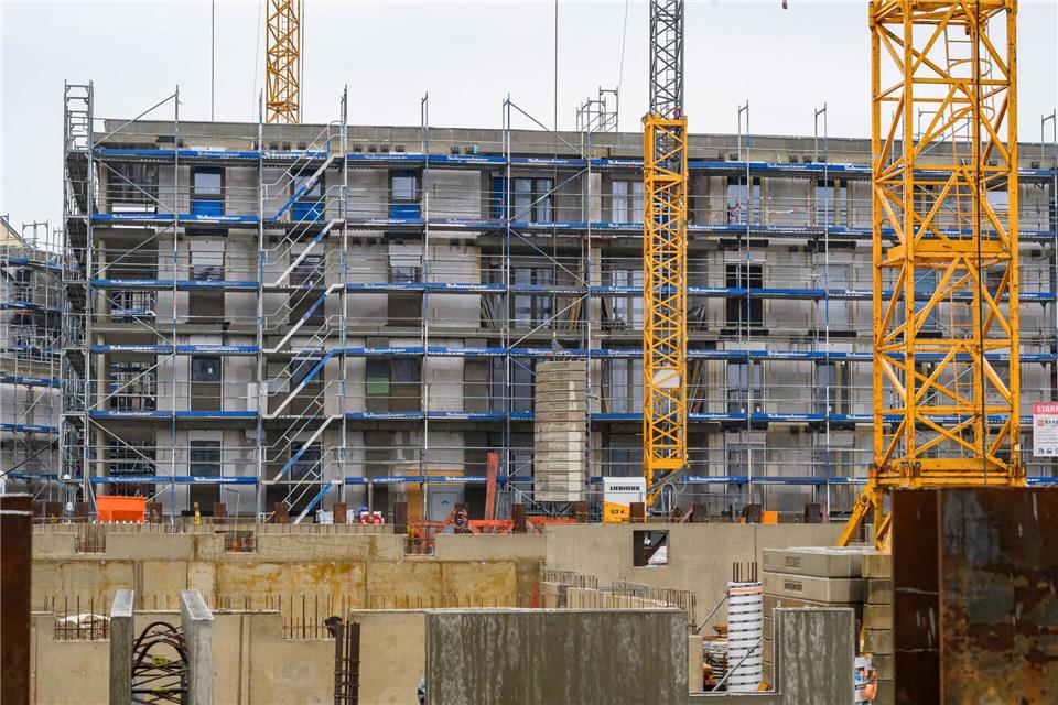 Erstmals seit acht Jahren ist die Zahl der Wohnungsbaugenehmigungen in Berlin wieder gestiegen. (Archivbild)Patrick Pleul/dpa