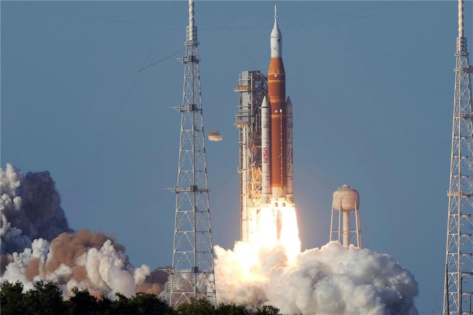 Erstmals seit mehr als 50 Jahren sind wieder Menschen auf dem Weg zum Mond.DChris O’Meara/AP/dpa