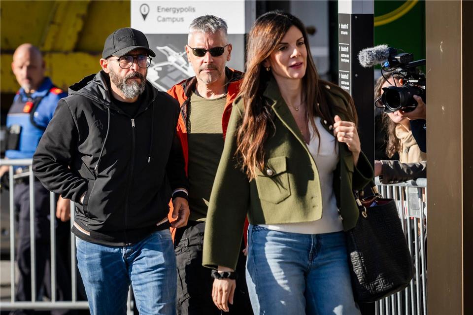 Erstmals zusammen im Verhör: Jacques und Jessica Moretti.Jean-Christophe Bott/KEYSTONE/dpa