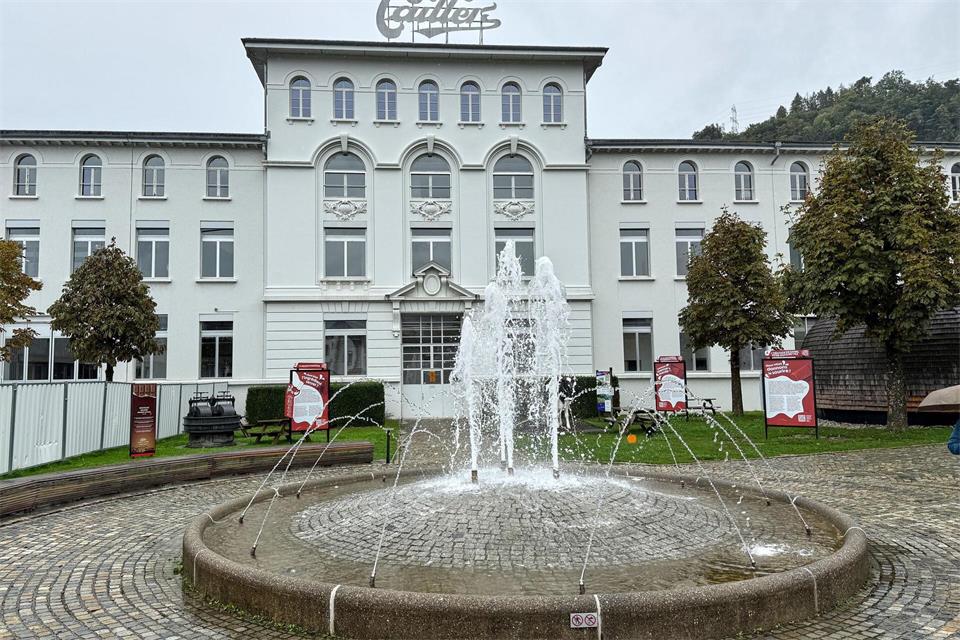 Erzählt die Geschichte der Schokolade: das Maison Cailler in Broc, wo auch Fabrikführungen angeboten werden.Verena Wolff/dpa-tmn