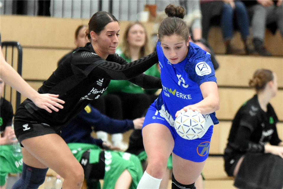 Erzielte 15 Tore, davon sieben per Siebenmeter für den TV Borken: Esther Langenhoff (rechts).