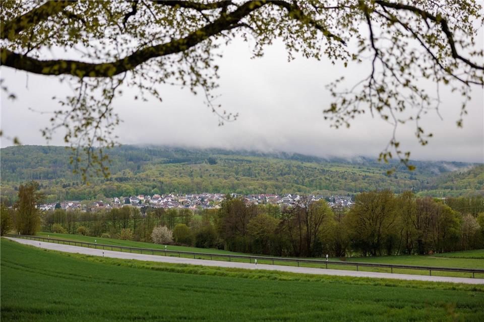 Es bleibt in Hessen überwiegend wolkig. (Symbolbild) Jörg Halisch/dpa