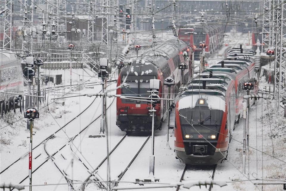 Es gab Verspätungen im Zugverkehr.Boris Roessler/dpa