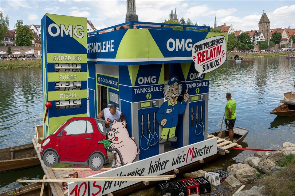 Es gab auch Boote zu aktuellen Themen. Stefan Puchner/dpa