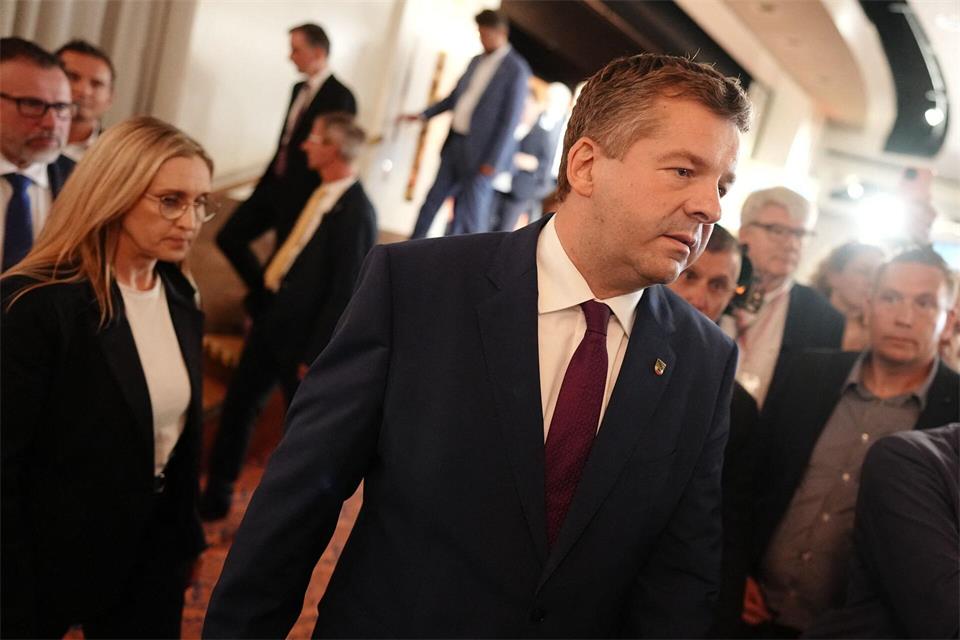 Es gab eine deutliche Schlappe für die CDU und Regierungschef Sven Schulze in Sachsen-Anhalt.Kay Nietfeld/dpa