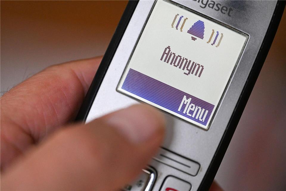 Es gab laut Polizei mehr als 1.000 Anrufe binnen kurzer Zeit. (Symbolbild)Bernd Weißbrod/dpa