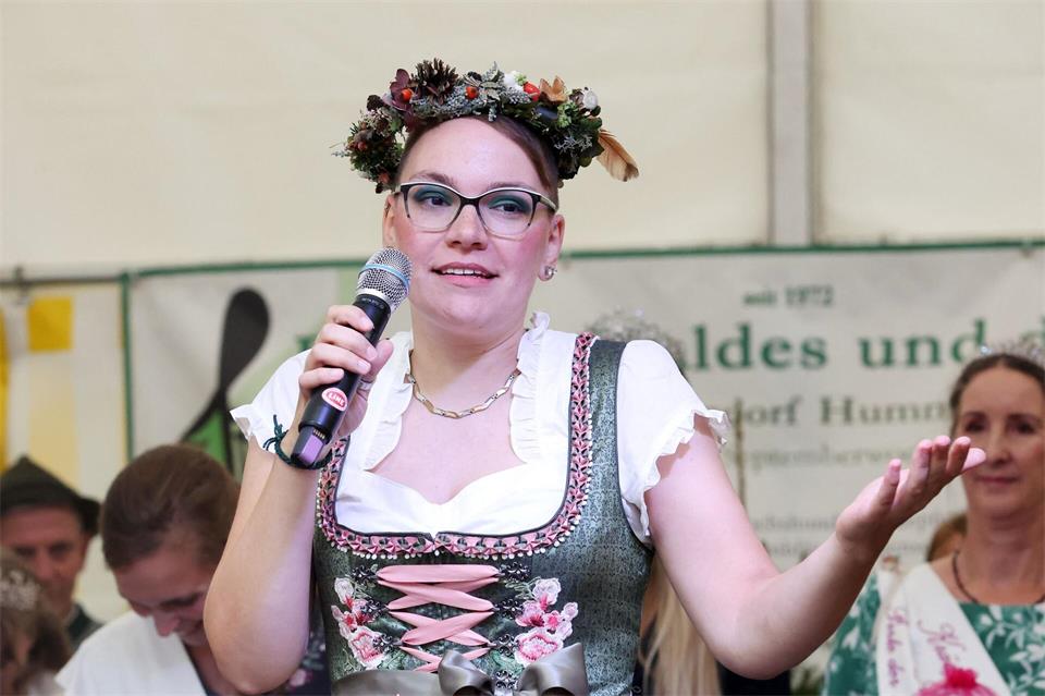 Es gab schon Osttthüringer und Hummelshainer Jagdköniginnen: Dass es nun eine Thüringer Jagdkönigin gibt, ist ein Novum. Bodo Schackow/dpa