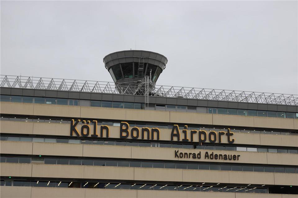 Es geht aufwärts mit den Passagierzahlen am Flughafen Köln/Bonn. (Archivbild)Sascha Thelen/dpa