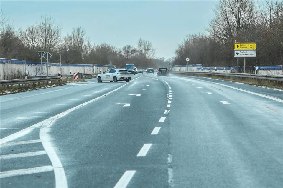 Es geht um die Linksabbieger-Abfahrt der B67 in Richtung Frankenstraße: Hier gab es in den vergangenen Wochen mehrere Unfälle, so dass diese Bereich zu einem Unfallschwerpunkt erklärt worden ist.