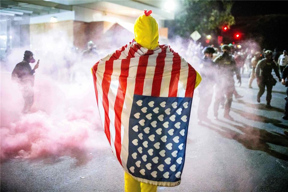 Es gibt Proteste gegen die Einwanderungsbehörde ICE in Portland. Ethan Swope/AP/dpa