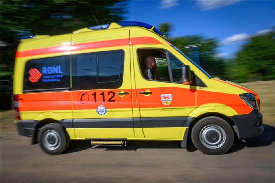 Es gibt Streit um die Finanzierung des Rettungsdienstes in Brandenburg. (Symbolbild)Patrick Pleul/dpa