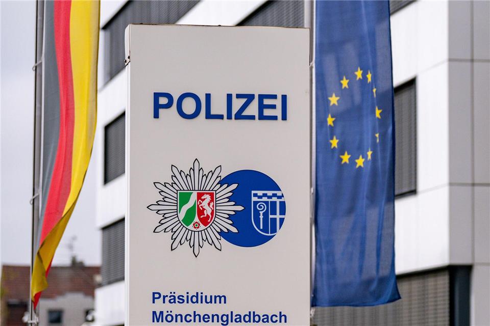 Es gibt gravierende Vorwürfe gegen leitende Polizisten in Mönchengladbach. (Archivbild)Benjamin Westhoff/dpa