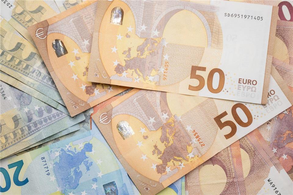 Es gibt mehr Einkommensmillionäre in Sachsen. (Symbolbild)Hannes P Albert/dpa