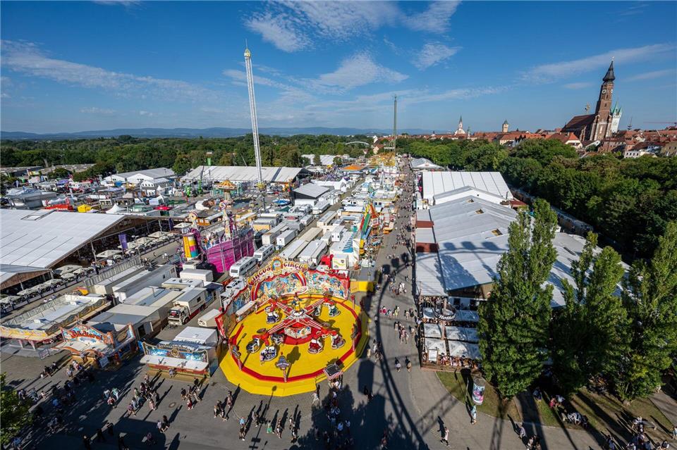 Es gibt sieben Festzelte mit rund 27.500 Sitzplätzen. (Archivbild)Armin Weigel/dpa