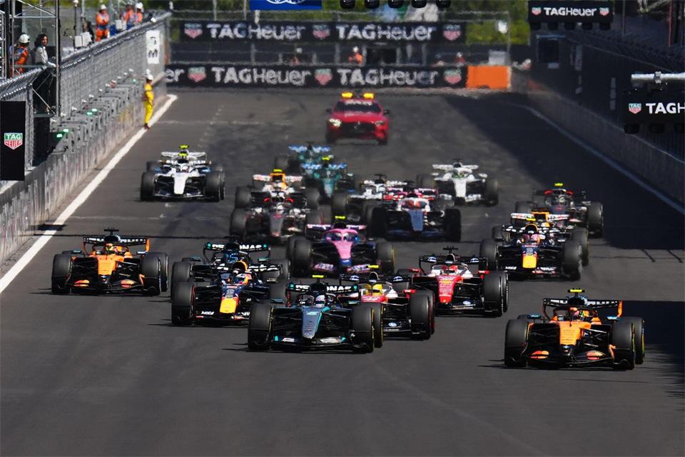 Es ging hoch her beim Start in Madrid. Manu Fernandez/AP/dpa
