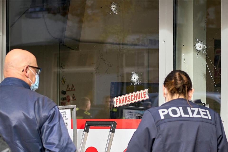 Es ist bereits der dritte Angriff auf eine Fahrschule innerhalb weniger Wochen. Zuvor war zweimal ein Betrieb in Reinickendorf Ziel der Täter. (Archivbild)Michael Ukas/dpa