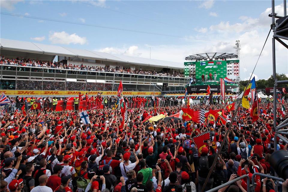 Es ist das Podium. nach dem sich alle sehnen - erst recht die Ferrari-Piloten.Antonio Calanni/AP/dpa