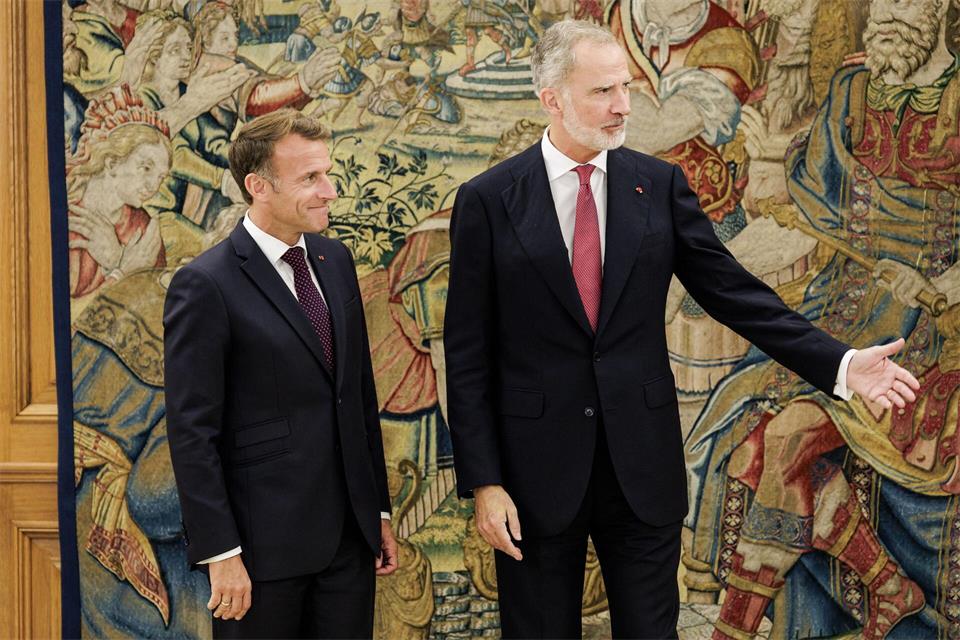 Es ist der erste Staatsbesuch eines französischen Präsidenten in Spanien seit 2009.Carlos Luján/EUROPA PRESS/dpa