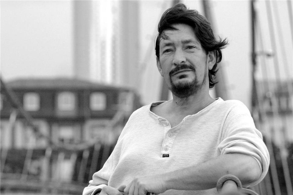 „Es ist ein frustrierender Song, aber er ist auch hoffnungsvoll und tröstlich“, sagte der Sänger über das Lied.Oliver Stratmann/dpa