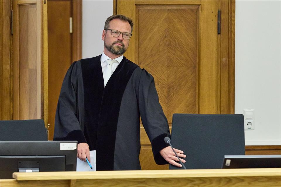 „Es ist schön, das Strahlen in den Augen zu sehen“, sagt Richter Michael Herrmann über die Brandbekämpfung mit jungen Häftlingen.Georg Wendt/dpa