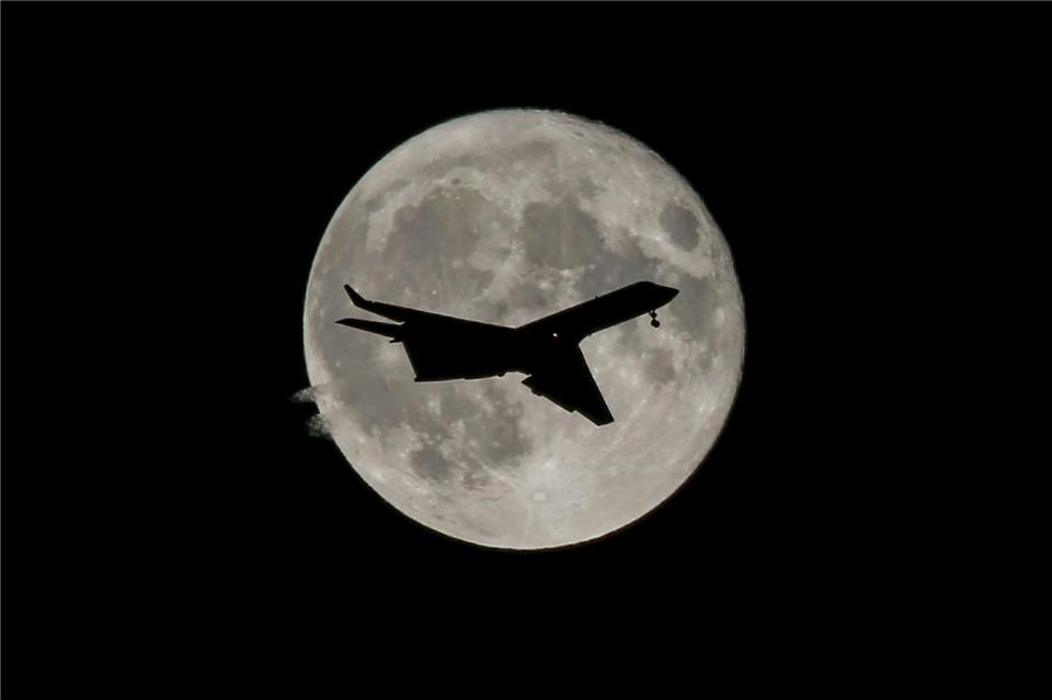 Es könnten bald Tausende Flüge gestrichen werden.Ringo Chiu/ZUMA Wire/dpa