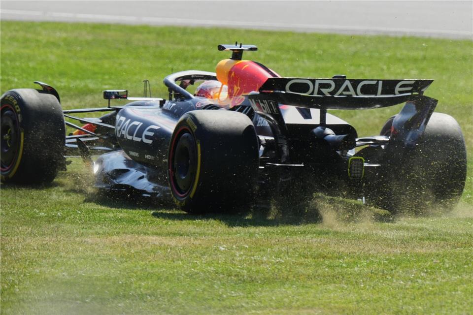 WM-Dreikampf spitzt sich zu: Norris-Sieg vor Verstappen  Es lief diesmal nicht beschwerdefrei für Max Verstappen.Fernando Llano/AP/dpa