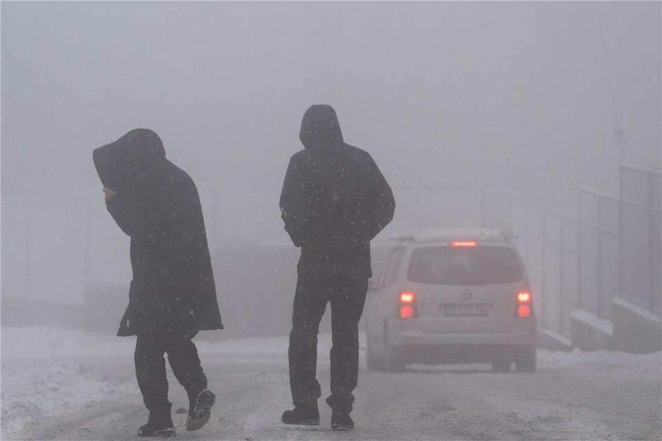 Es muss wieder mit Eis und Schnee gerechnet werden.Boris Roessler/dpa