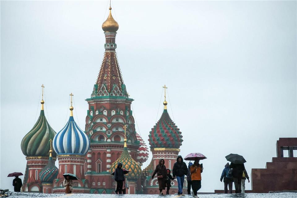 Es regnet in Moskau.Yevgeny Messman/TASS via ZUMA Press/dpa