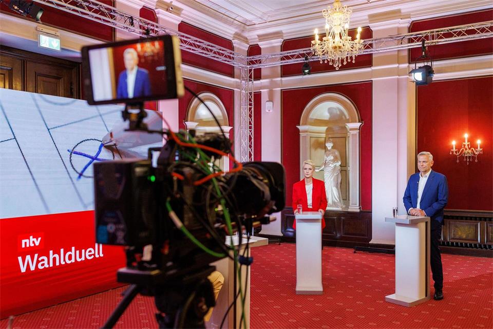 Es war das erste TV-Duell vor der Landtagswahl Ende kommender Woche.Jens Büttner/dpa