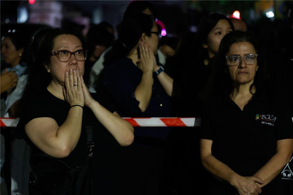 Es wird befürchtet, dass die Zahl der Toten weiter steigt.Pedro Mattey/AP/dpa