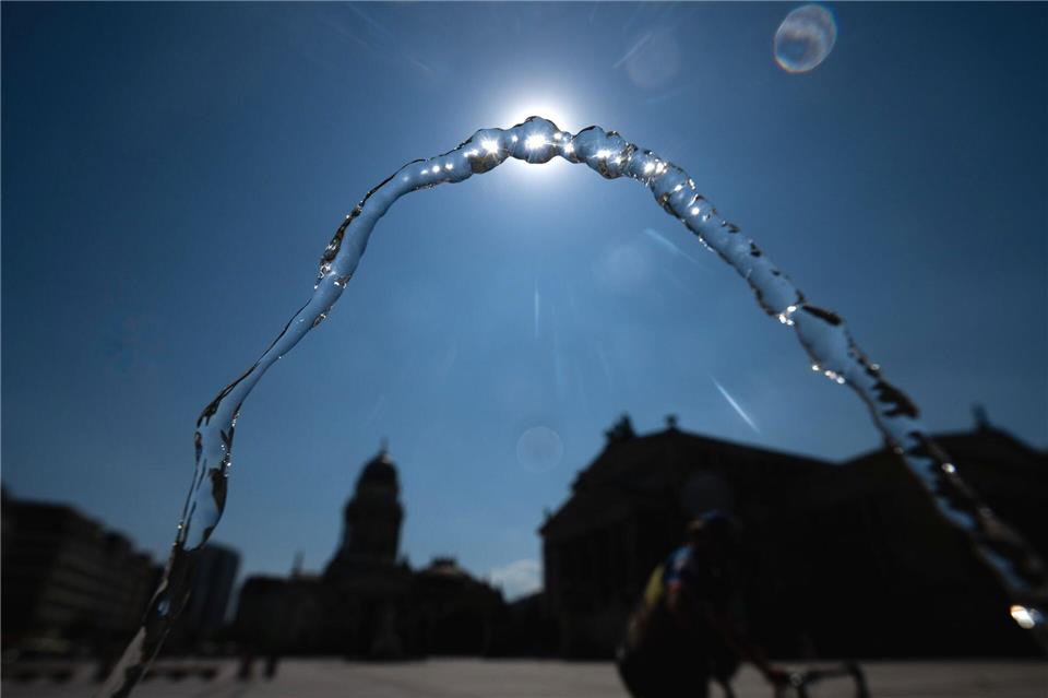Es wird wieder heiß in Berlin und Brandenburg. (Symbolbild)Sebastian Christoph Gollnow/dpa