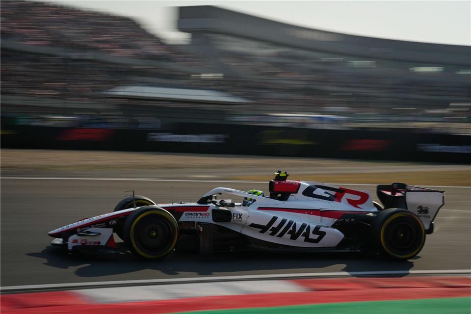 Esteban Ocon hat seit 2025 Laura Müller im Ohr. (Archivbild)Vincent Thian/AP/dpa