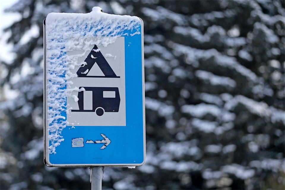 Etliche Campingplätze in Sachsen haben auch im Winter geöffnet. (Symbolbild)Jan Woitas/dpa