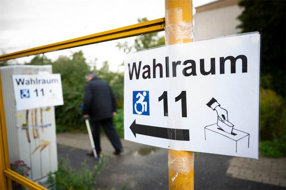 Etwa 1,3 Millionen Menschen können in MV abstimmen. Philip Dulian/dpa