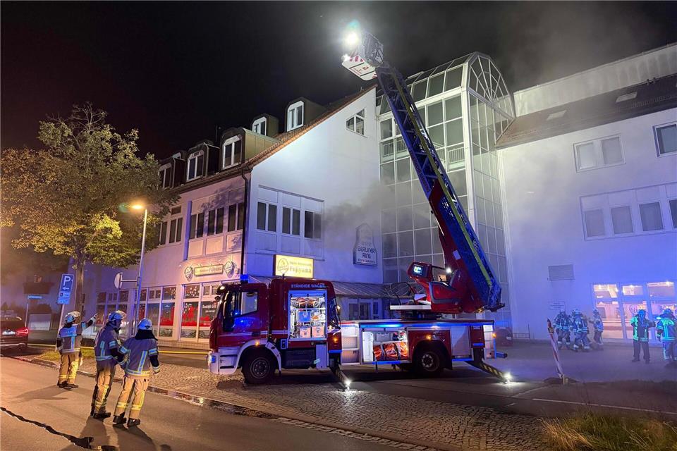 Etwa 150 Einsatzkräfte mit rund 60 Fahrzeugen waren vor Ort (Foto aktuell).Ferdinand Merzbach/NEWS5/dpa