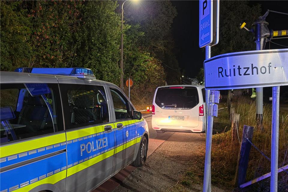 Etwa 30 Menschen mussten in der Nacht evakuiert werden.Kevin Schößler/dpa