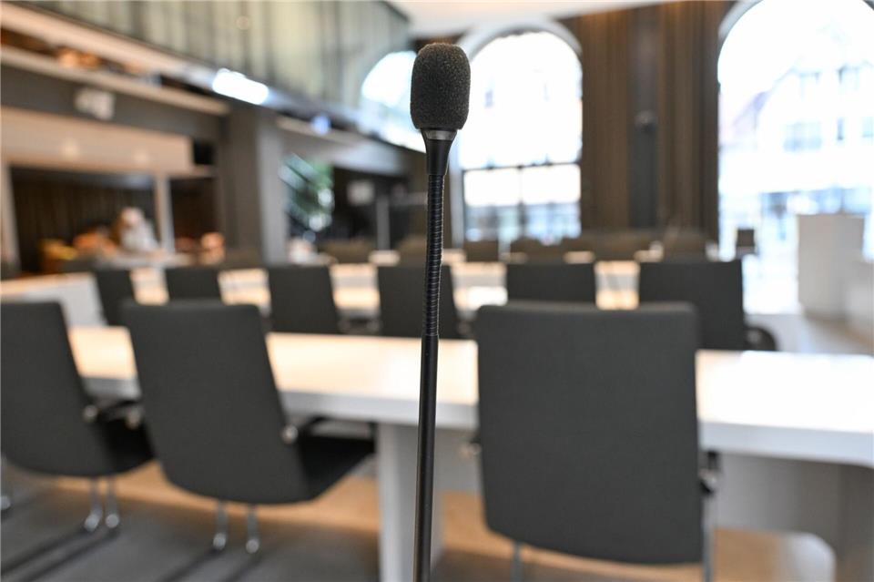 Etwa 60 Prozent der Gemeinderäte in Baden-Württemberg sind älter als 55 Jahre. Werden da auch die Interessen junger Menschen berücksichtigt? (Symbolbild)Bernd Weißbrod/dpa