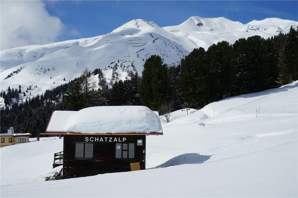 Etwas für Genießer: Das Skigebiet Schatzalp-Strela schließt sich an das Hotel an und bietet auch schöne Strecken für Schneeschuhwanderer.Stefan Wei�enborn/dpa-tmn