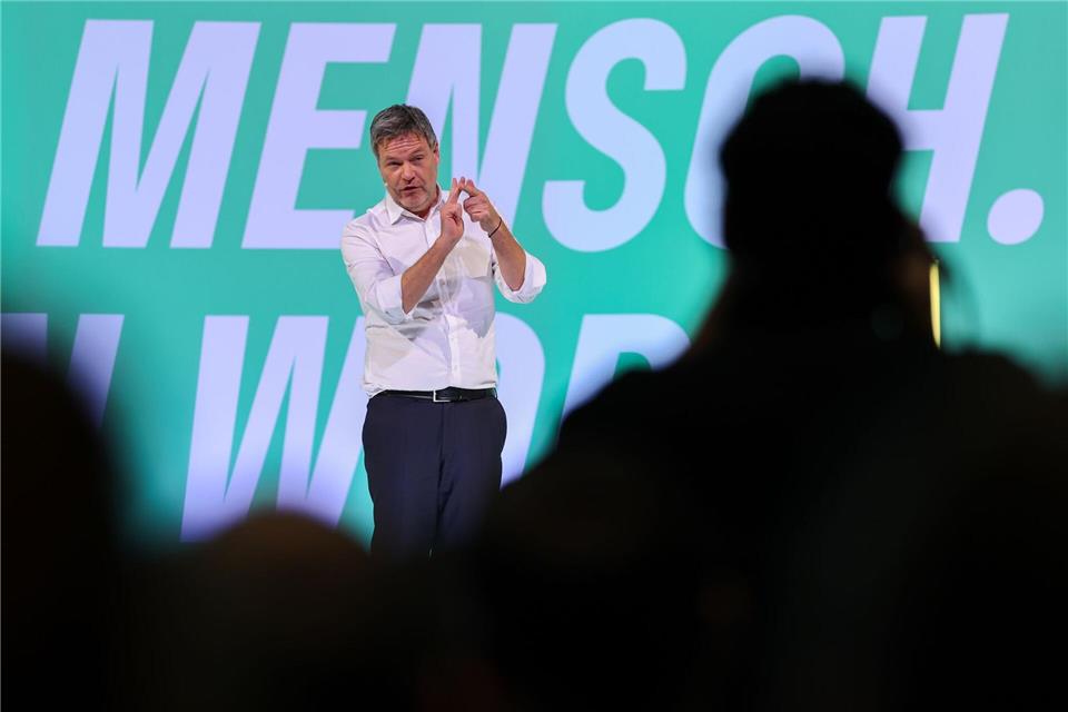 „Etwas hat gefehlt und das war die Zukunft“, sagt Habeck zum TV-Duell von Scholz und März.Jan Woitas/dpa